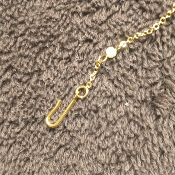 1928 Brand, gold tone and faux pearl, charm necklace - Picture 4 of 7